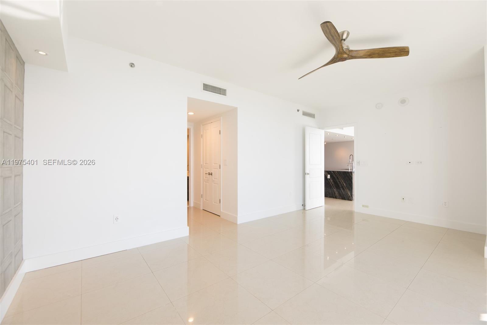 465 Brickell Ave #4301 Miami, FL 33131