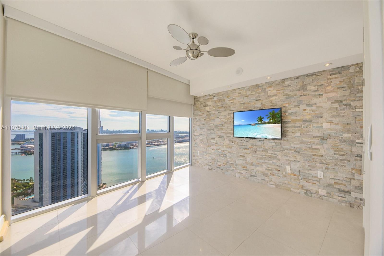 465 Brickell Ave #4301 Miami, FL 33131