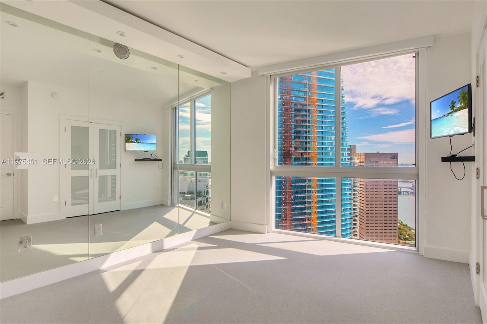 465 Brickell Ave #4301 Miami, FL 33131