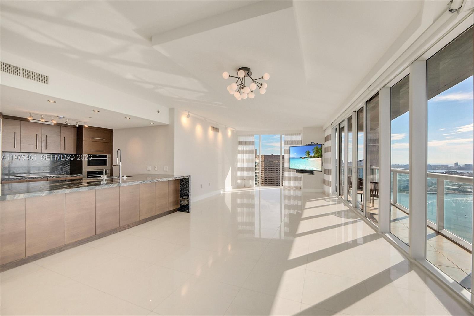465 Brickell Ave #4301 Miami, FL 33131