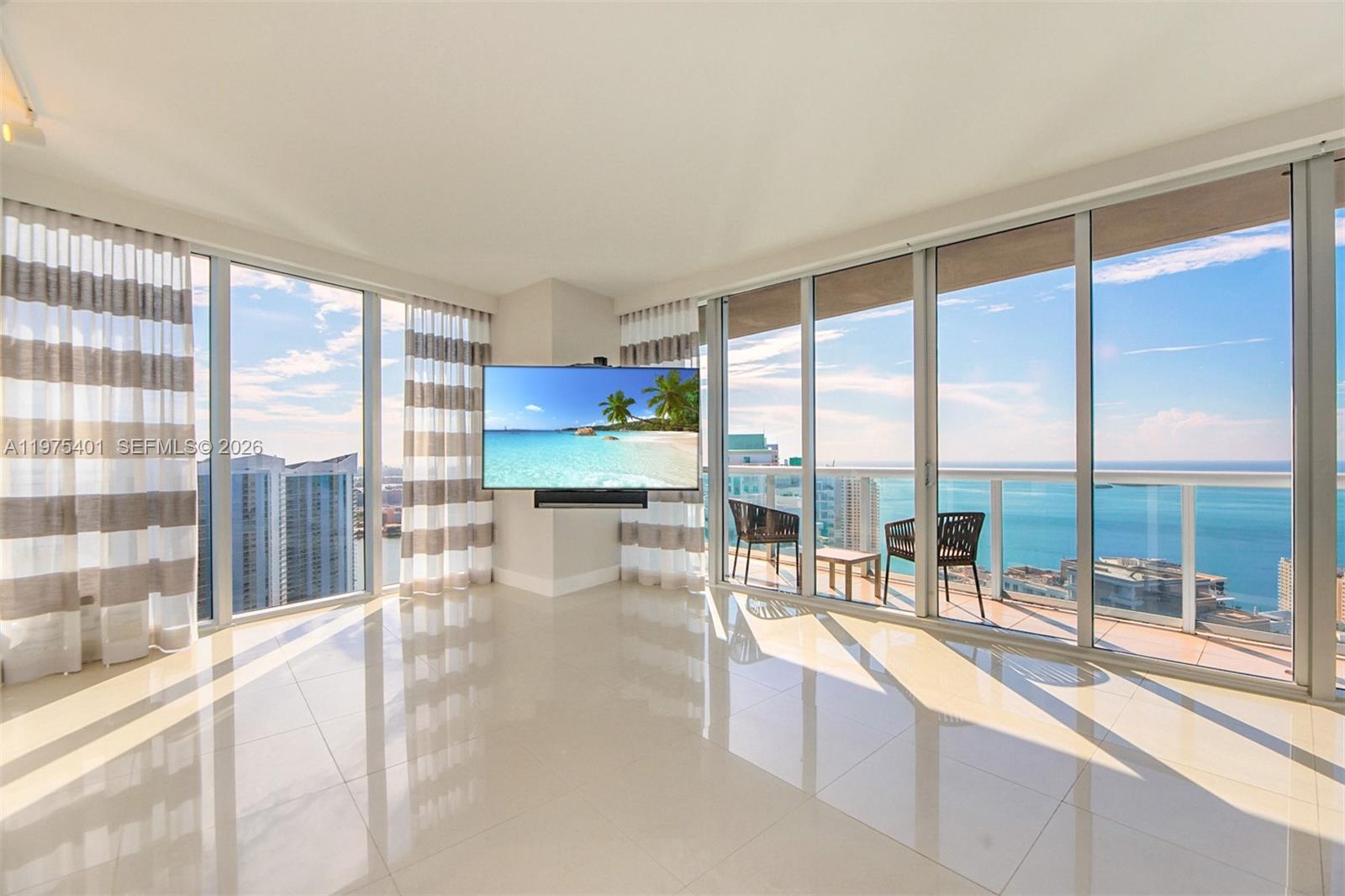 465 Brickell Ave #4301 Miami, FL 33131