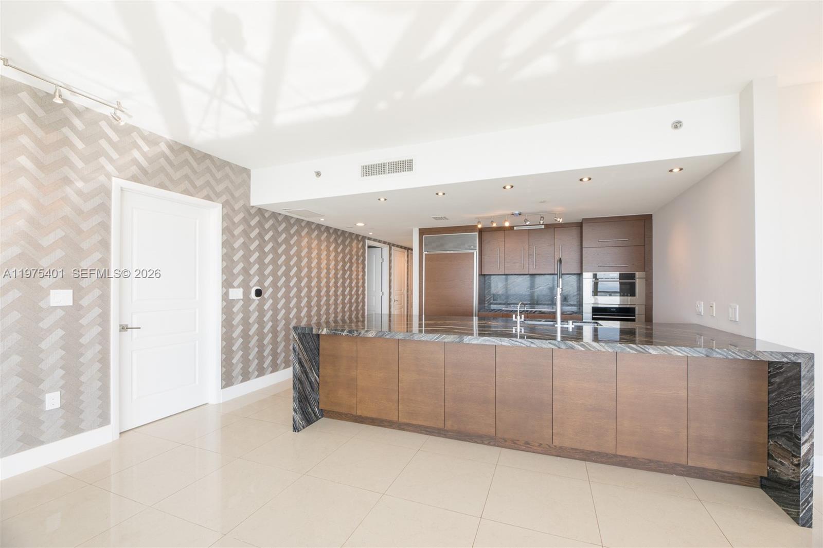 465 Brickell Ave #4301 Miami, FL 33131