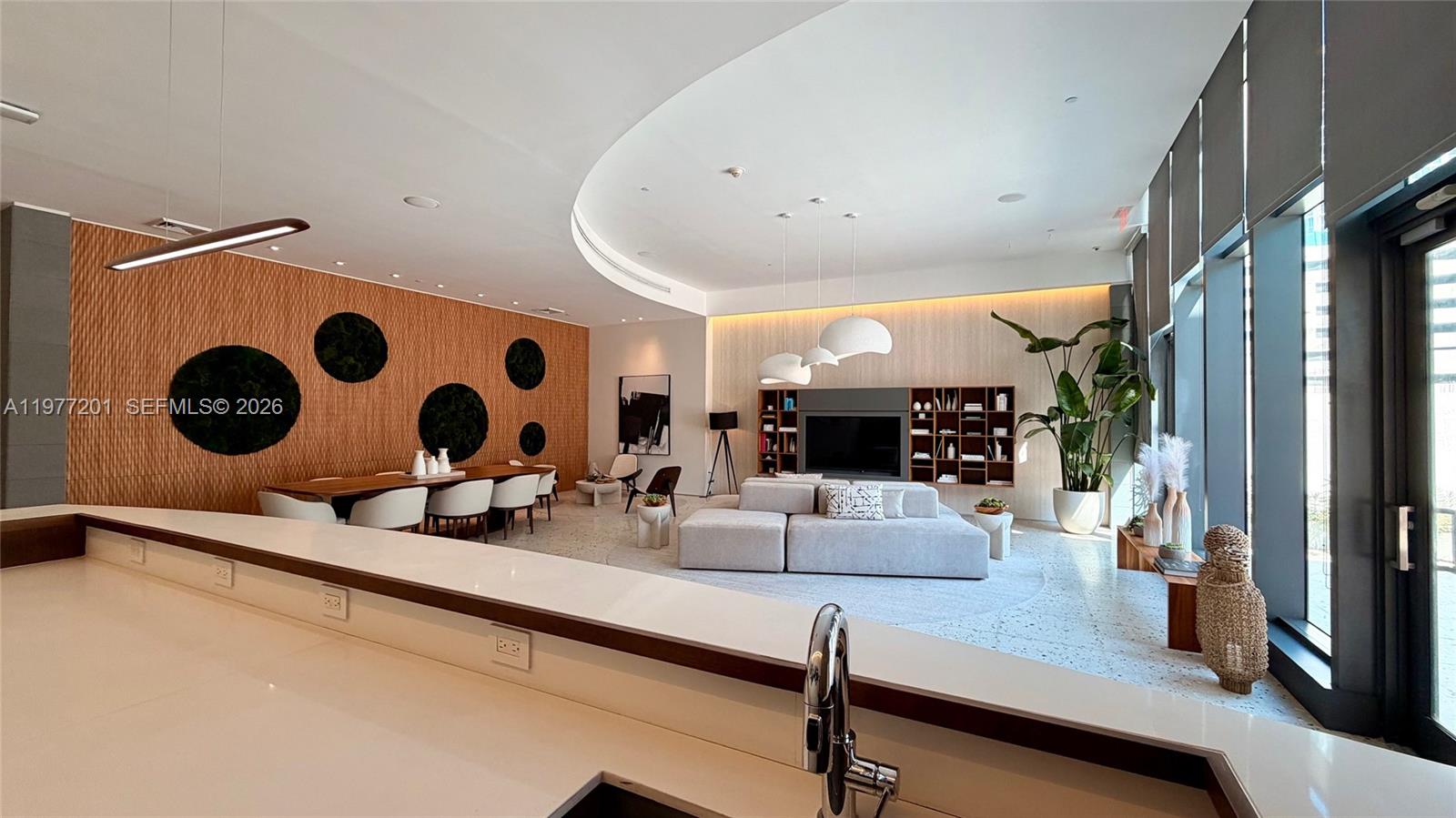 460 NE 28th St #1901 Miami, FL 33137