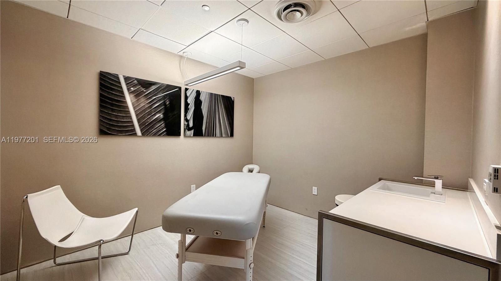 460 NE 28th St #1901 Miami, FL 33137