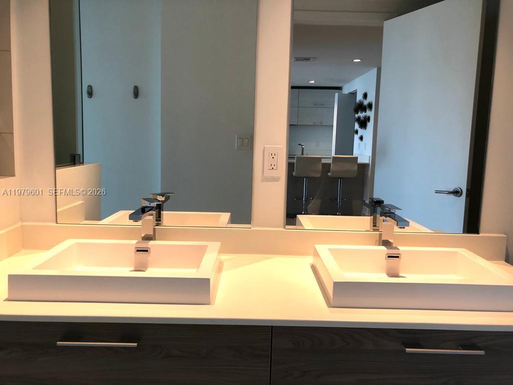 1300 S Miami Ave #2704 Miami, FL 33130