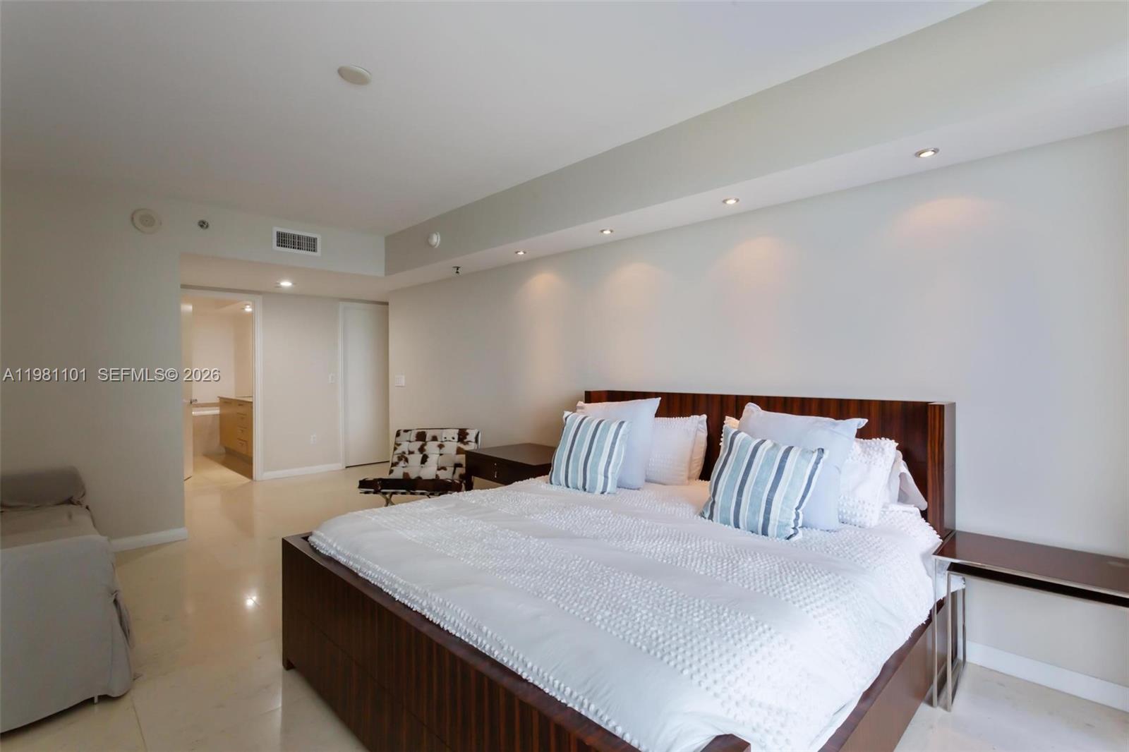 image Beach Club 217