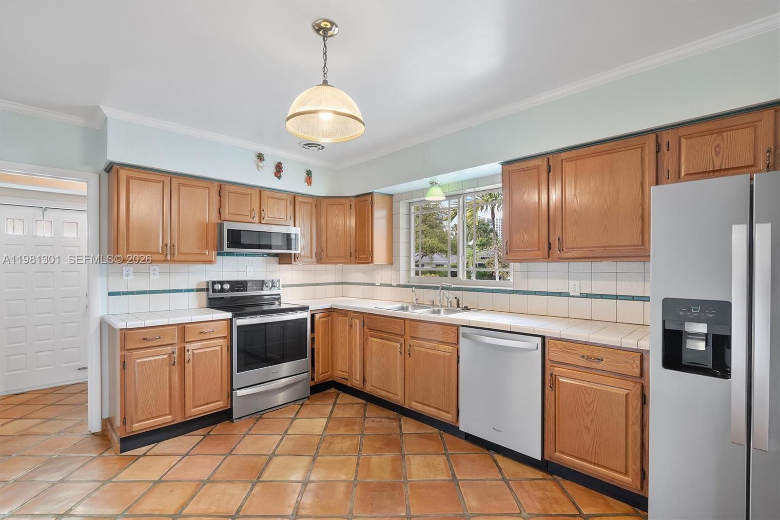 300 187th St Sunny Isles Beach, FL 33160