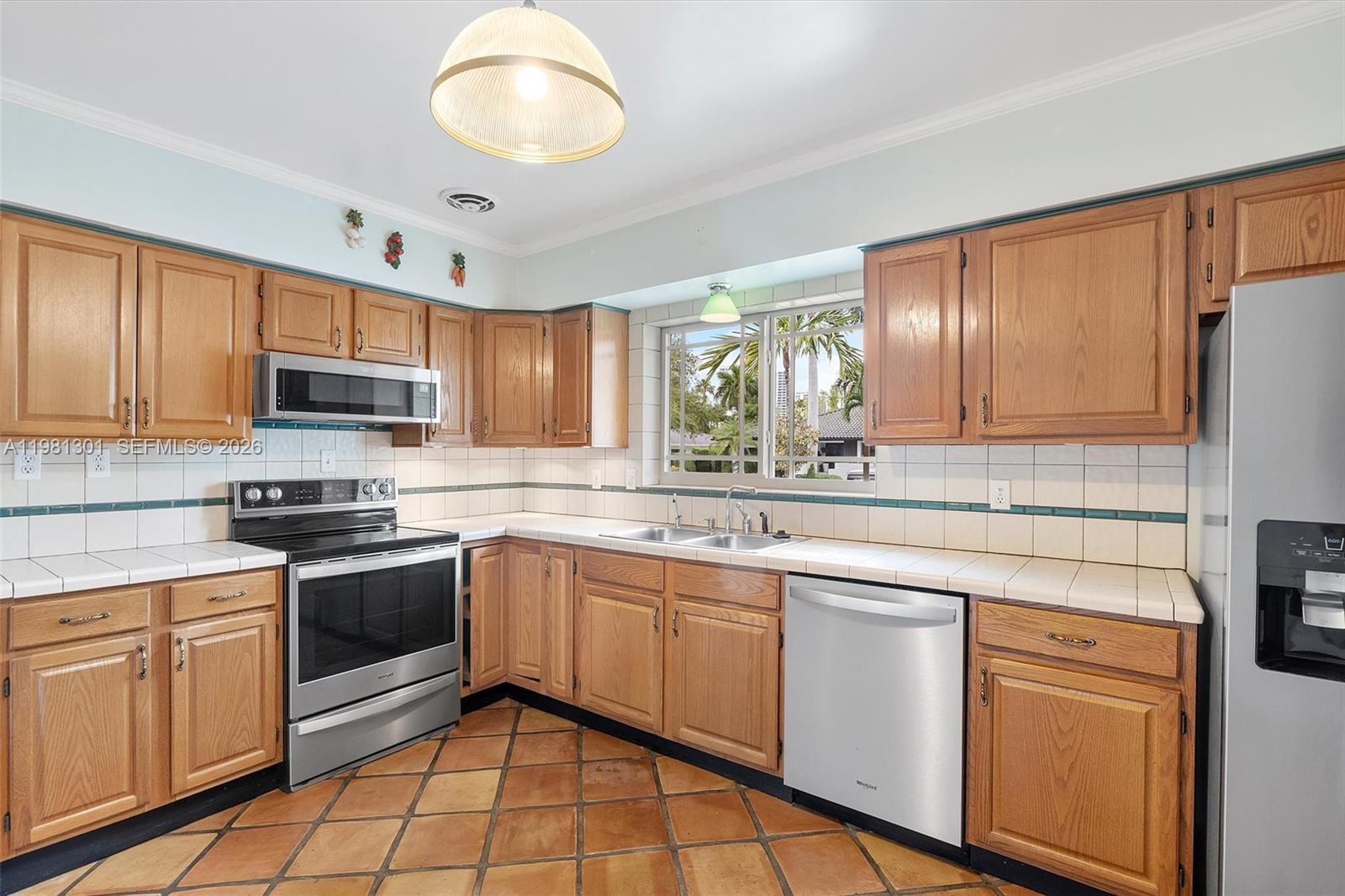 300 187th St Sunny Isles Beach, FL 33160