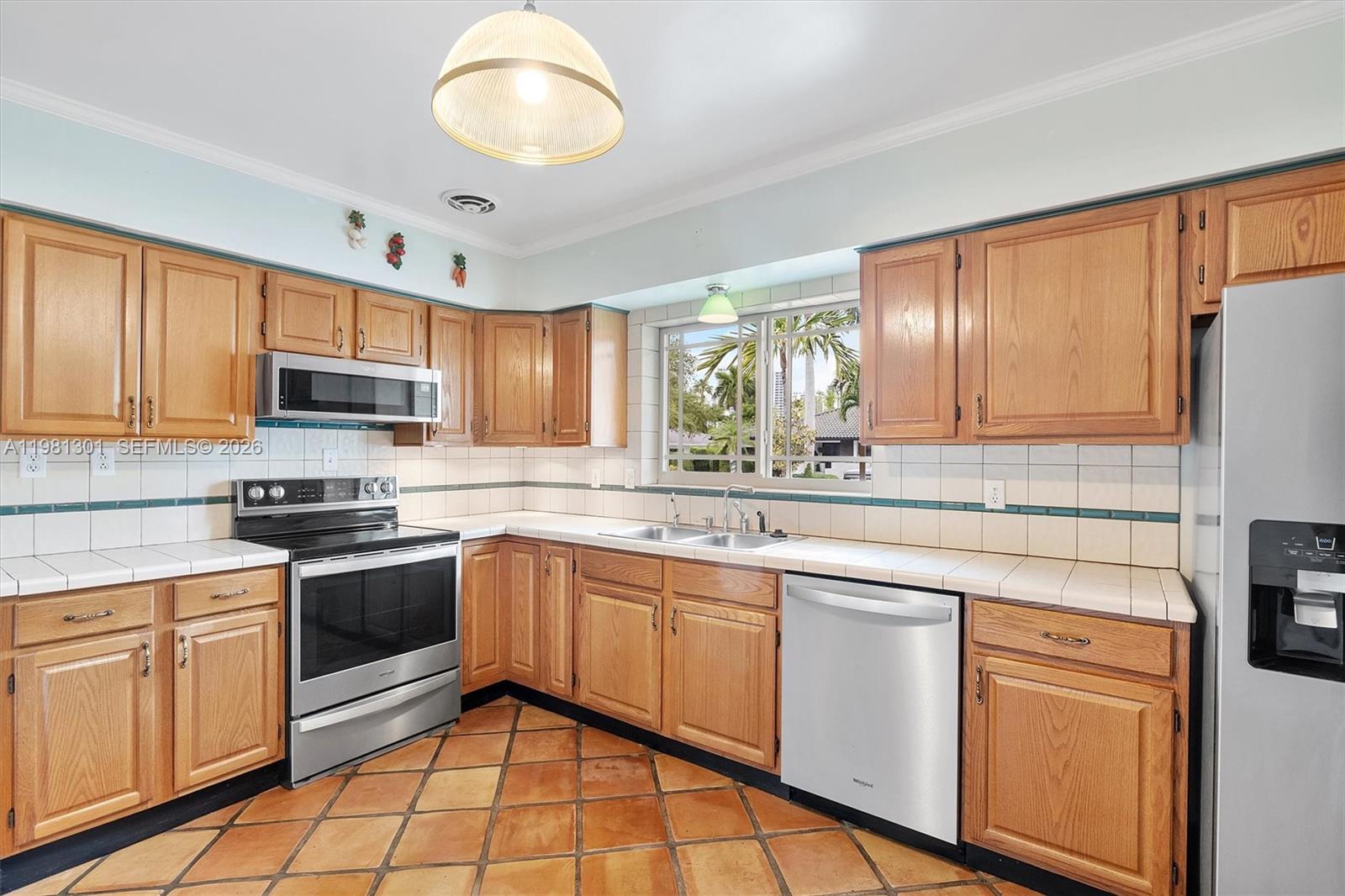 300 187th St Sunny Isles Beach, FL 33160