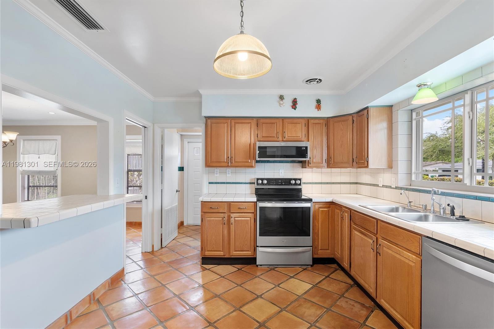 300 187th St Sunny Isles Beach, FL 33160