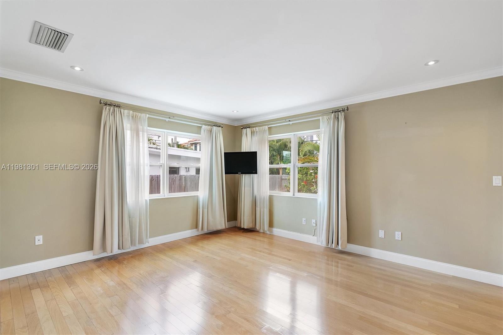 300 187th St Sunny Isles Beach, FL 33160