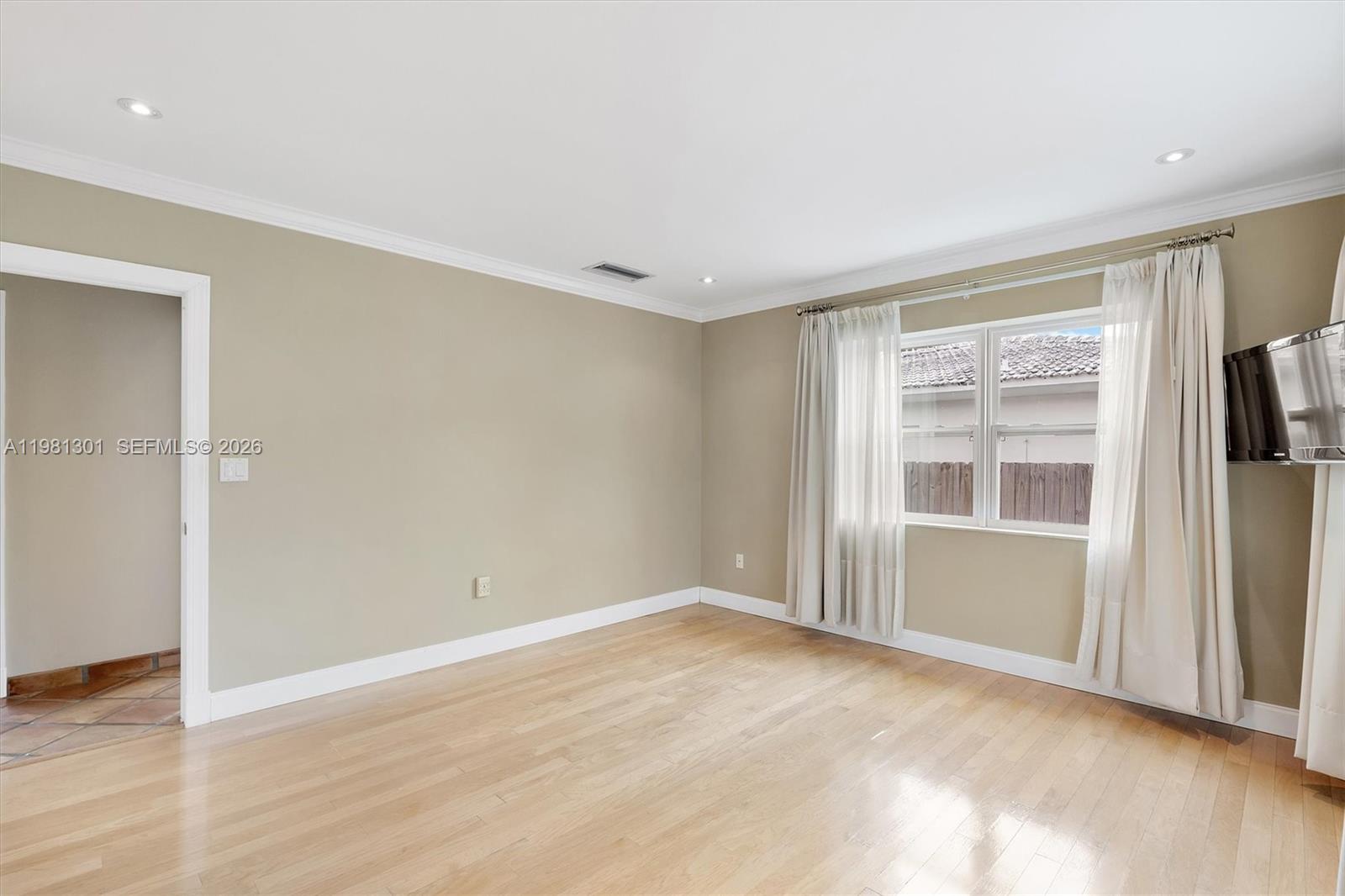 300 187th St Sunny Isles Beach, FL 33160