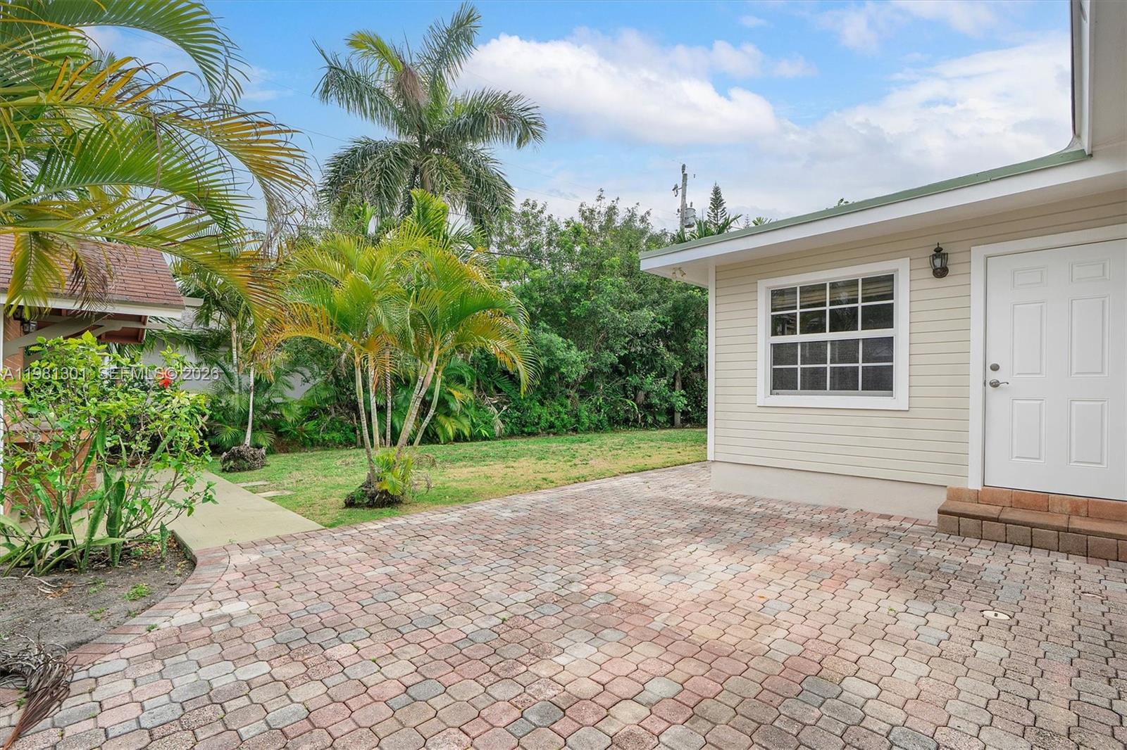 300 187th St Sunny Isles Beach, FL 33160