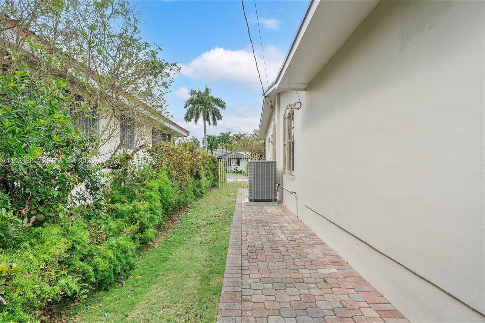 300 187th St Sunny Isles Beach, FL 33160