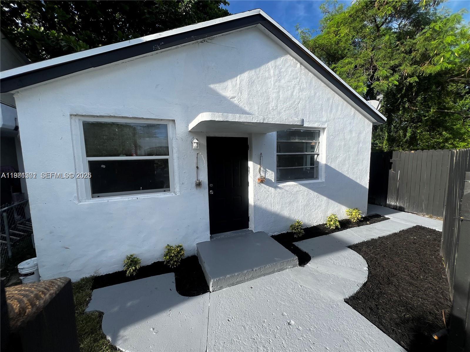 1601 NW 50th St Miami, FL 33142