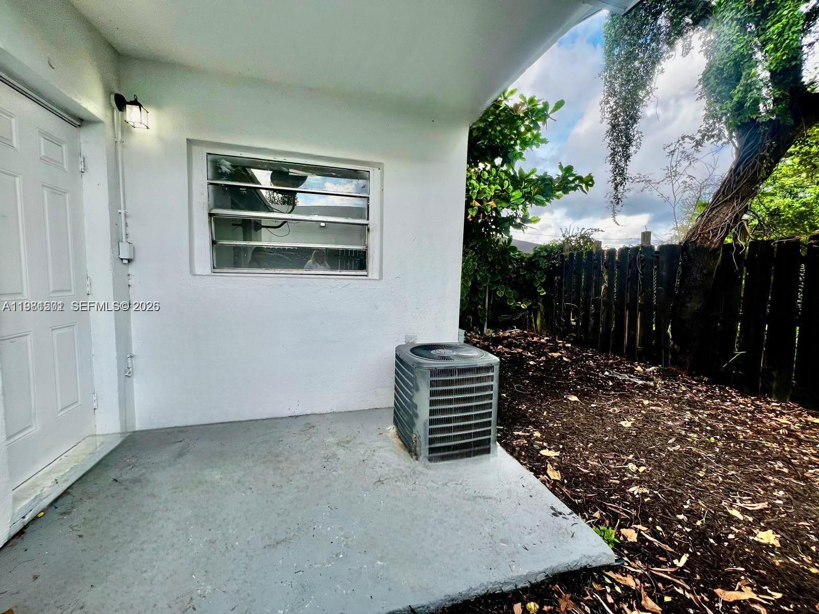 1601 NW 50th St Miami, FL 33142