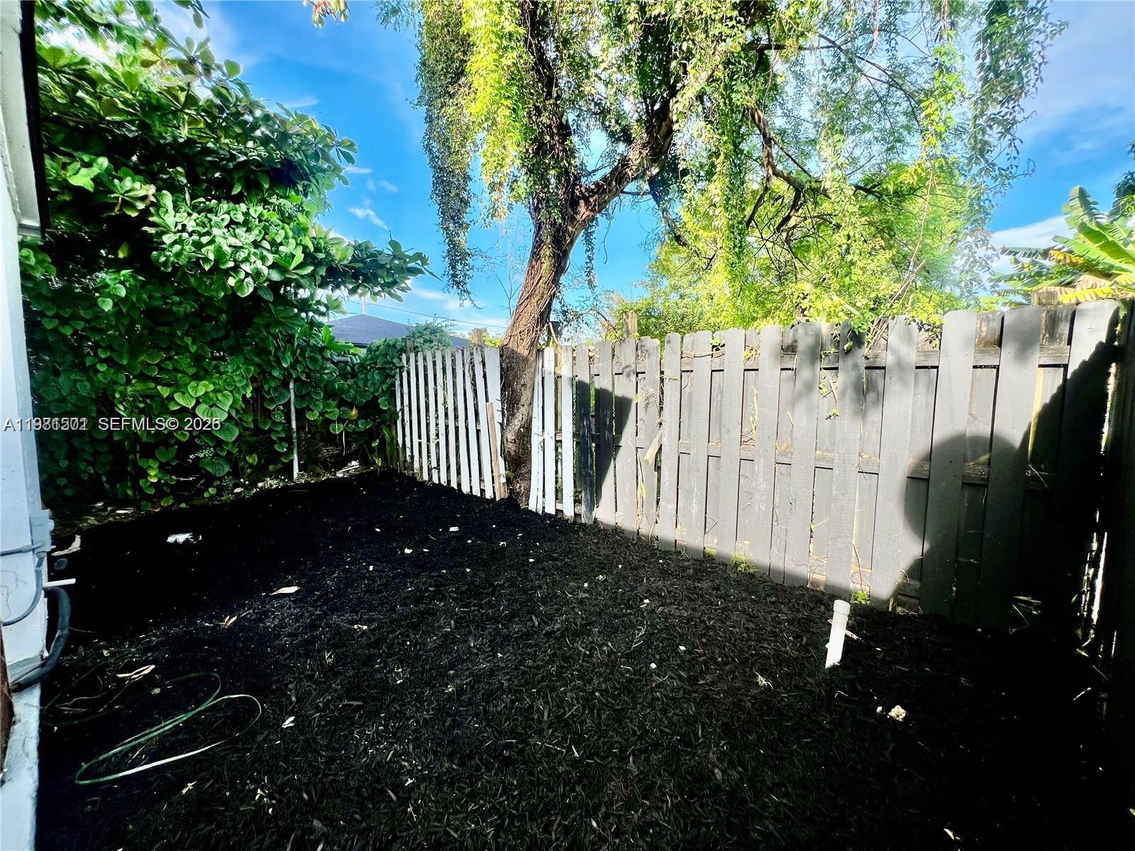 1601 NW 50th St Miami, FL 33142