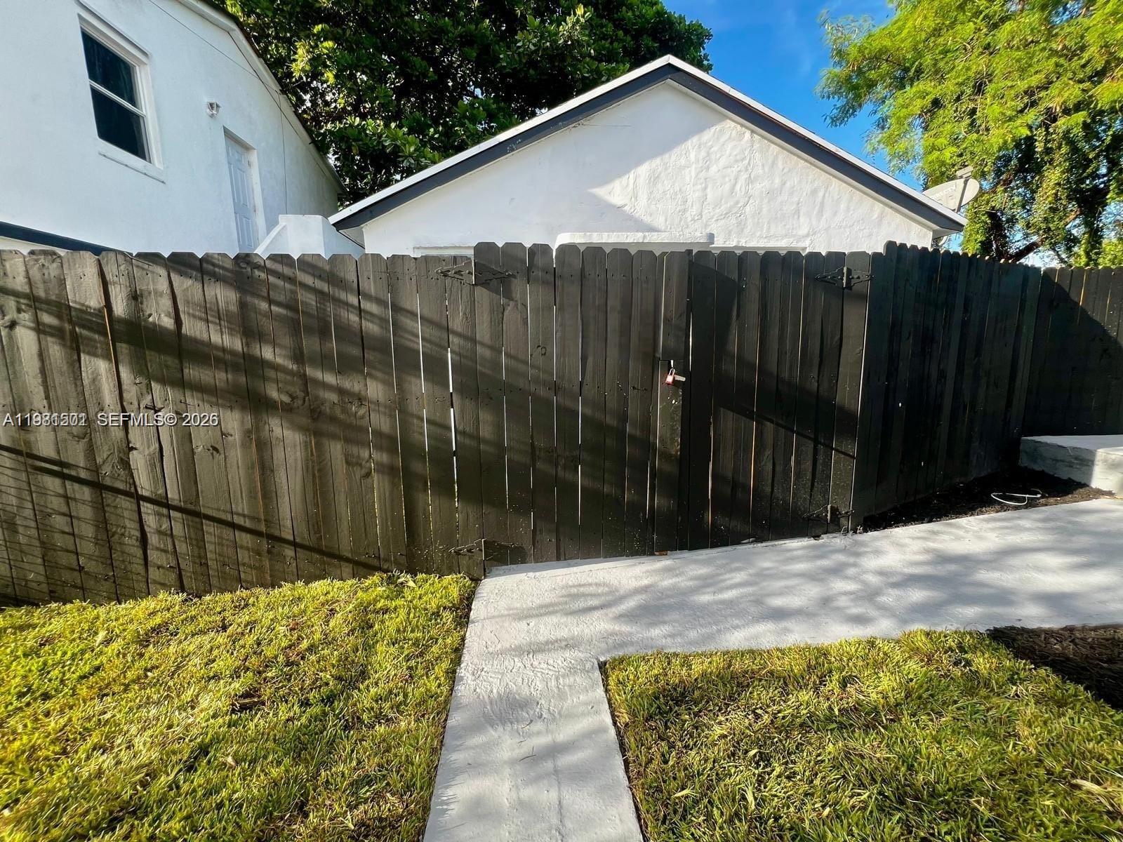 1601 NW 50th St Miami, FL 33142