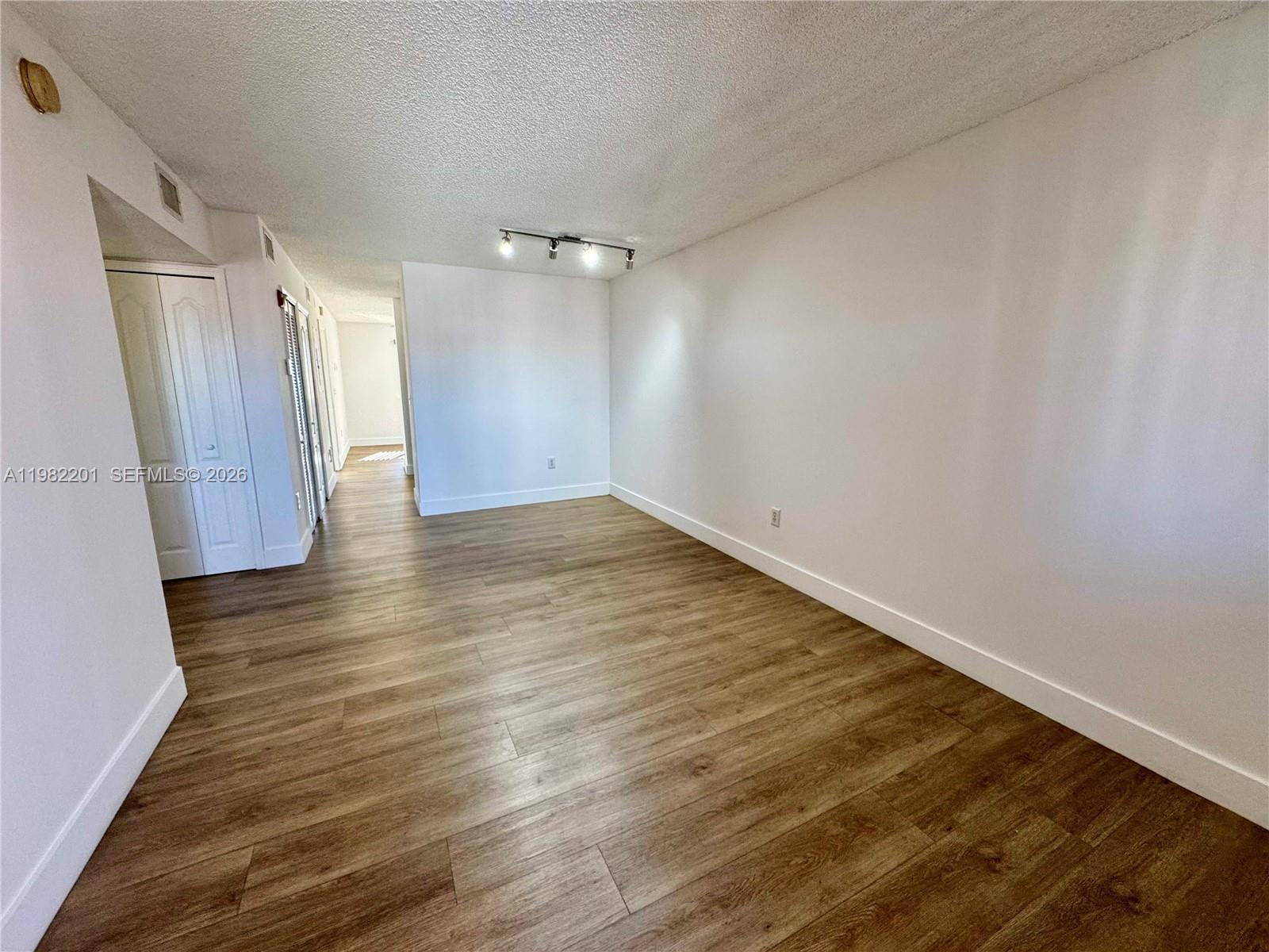 4681 NW 9th St #211 Miami, FL 33126