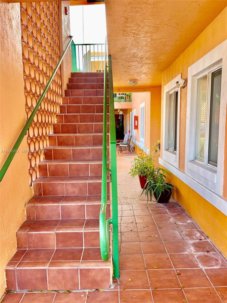 4681 NW 9th St #211 Miami, FL 33126