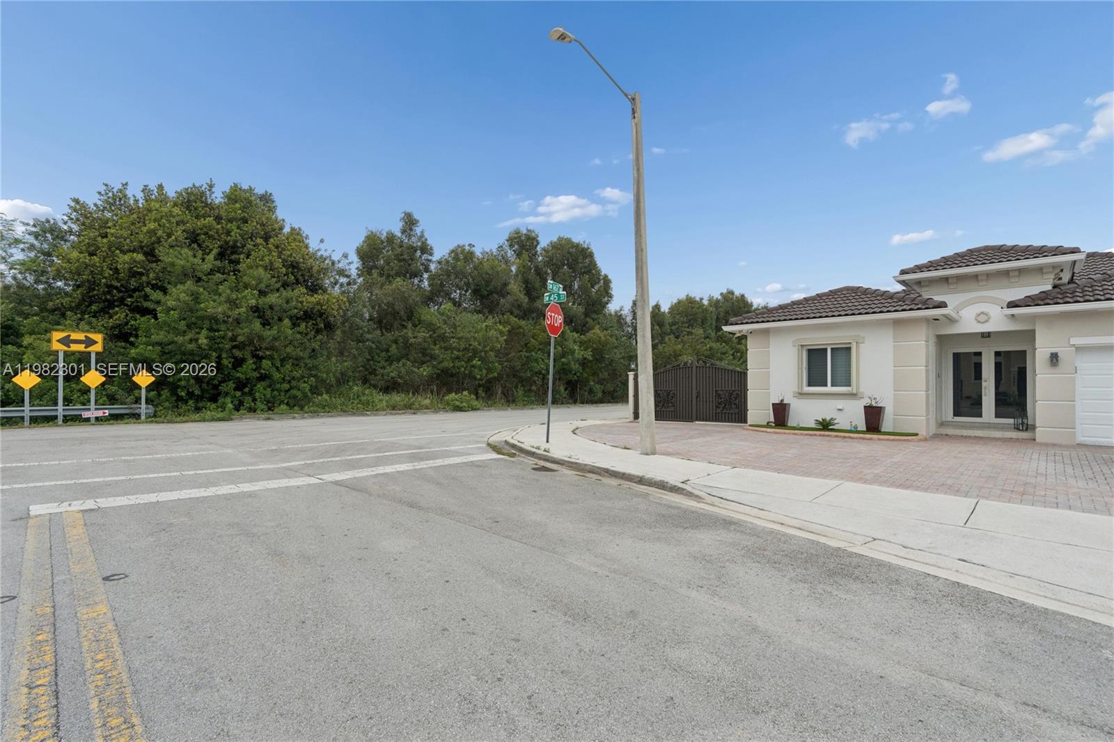 168xx 45th St Miami, FL 33185