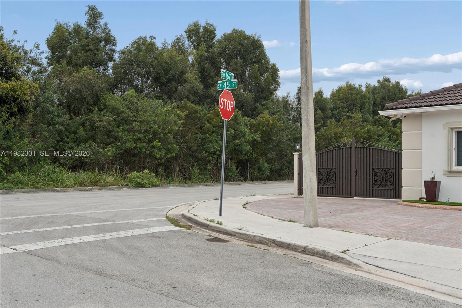 168xx 45th St Miami, FL 33185