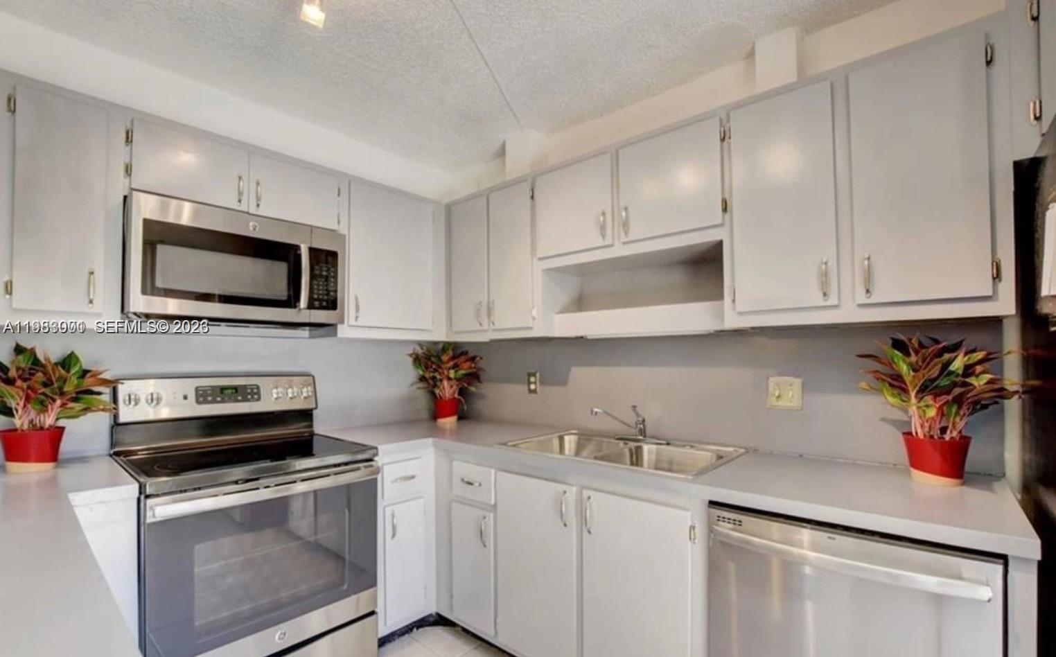 3103 Spanish Dr #2A Delray Beach, FL 33445