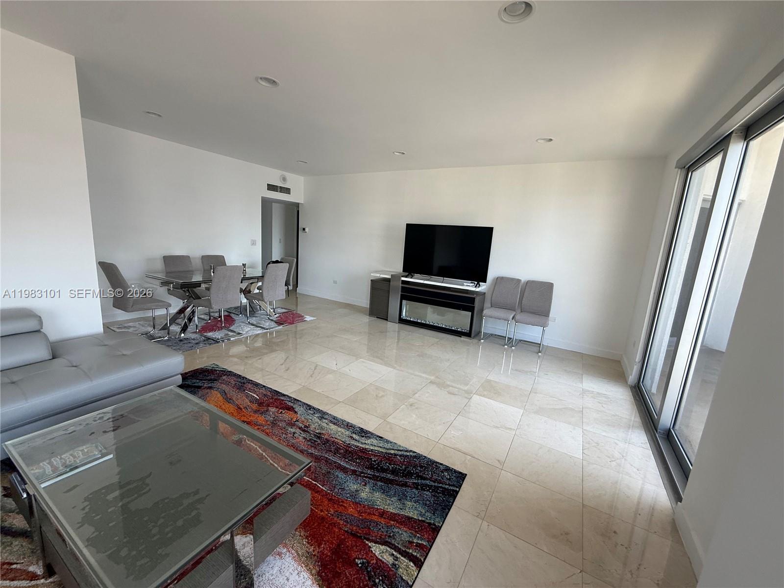 5555 Collins Ave #17A Miami Beach, FL 33140