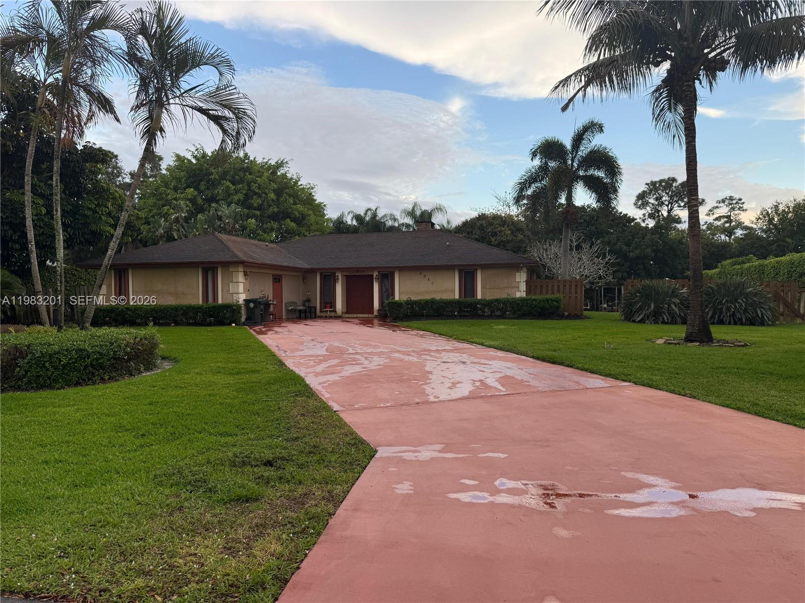 5940 Piney Ct Green Acres, FL 33463