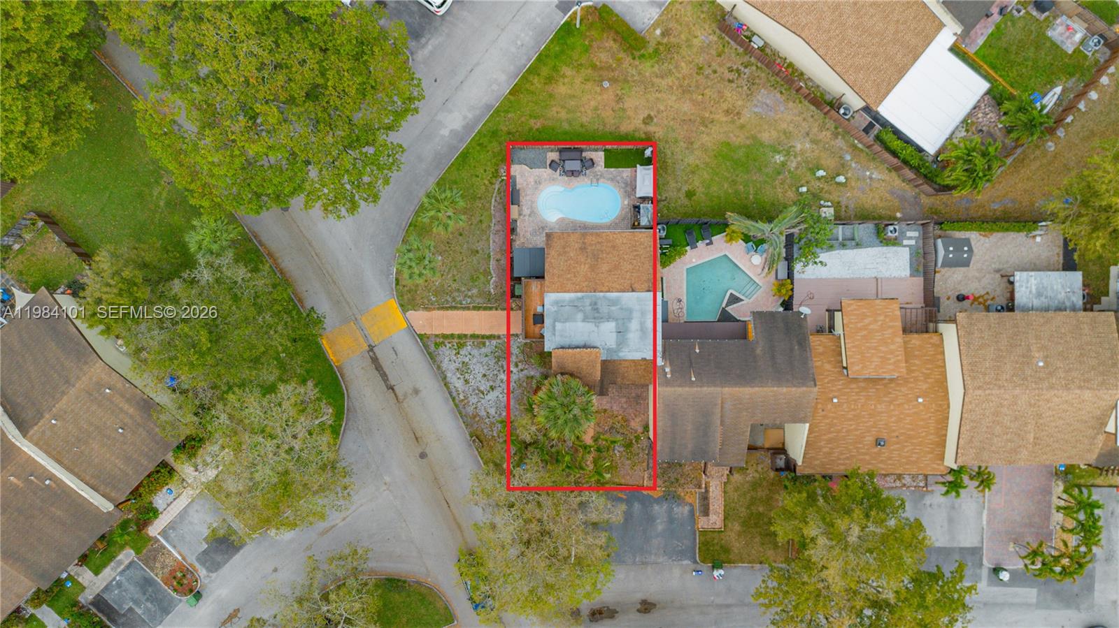 10141 Woodbury Ct Pembroke Pines, FL 33026