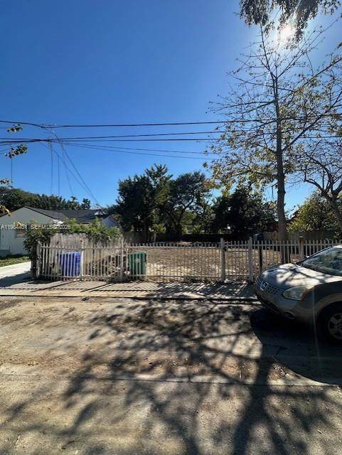 1738 NW 31st St Miami, FL 33142