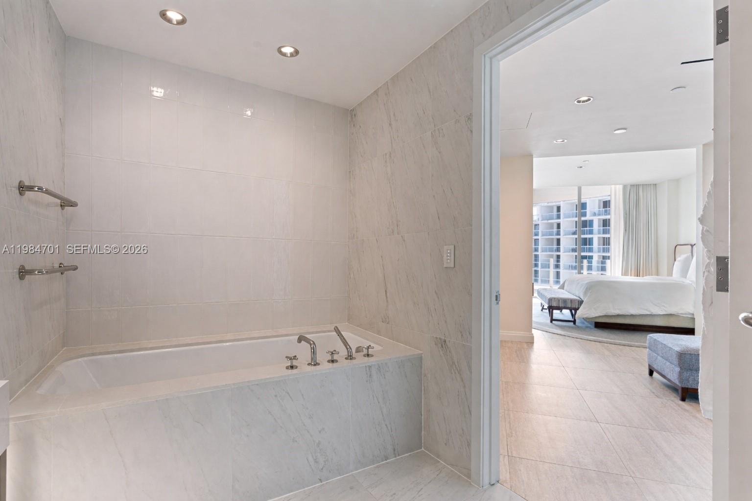 525 N Fort Lauderdale Bch Blvd #1707 Fort Lauderdale, FL 33304