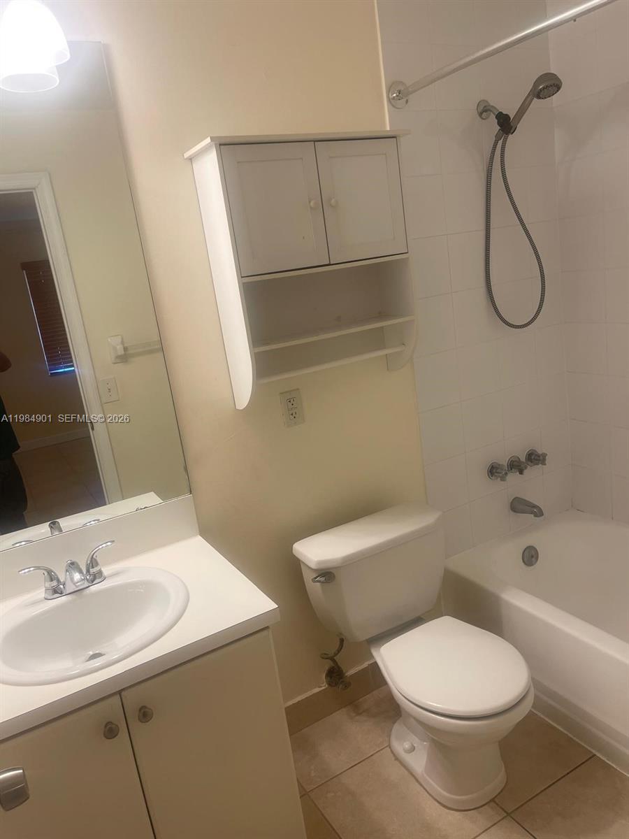 8600 SW 109th Ave #4-220 Miami, FL 33173