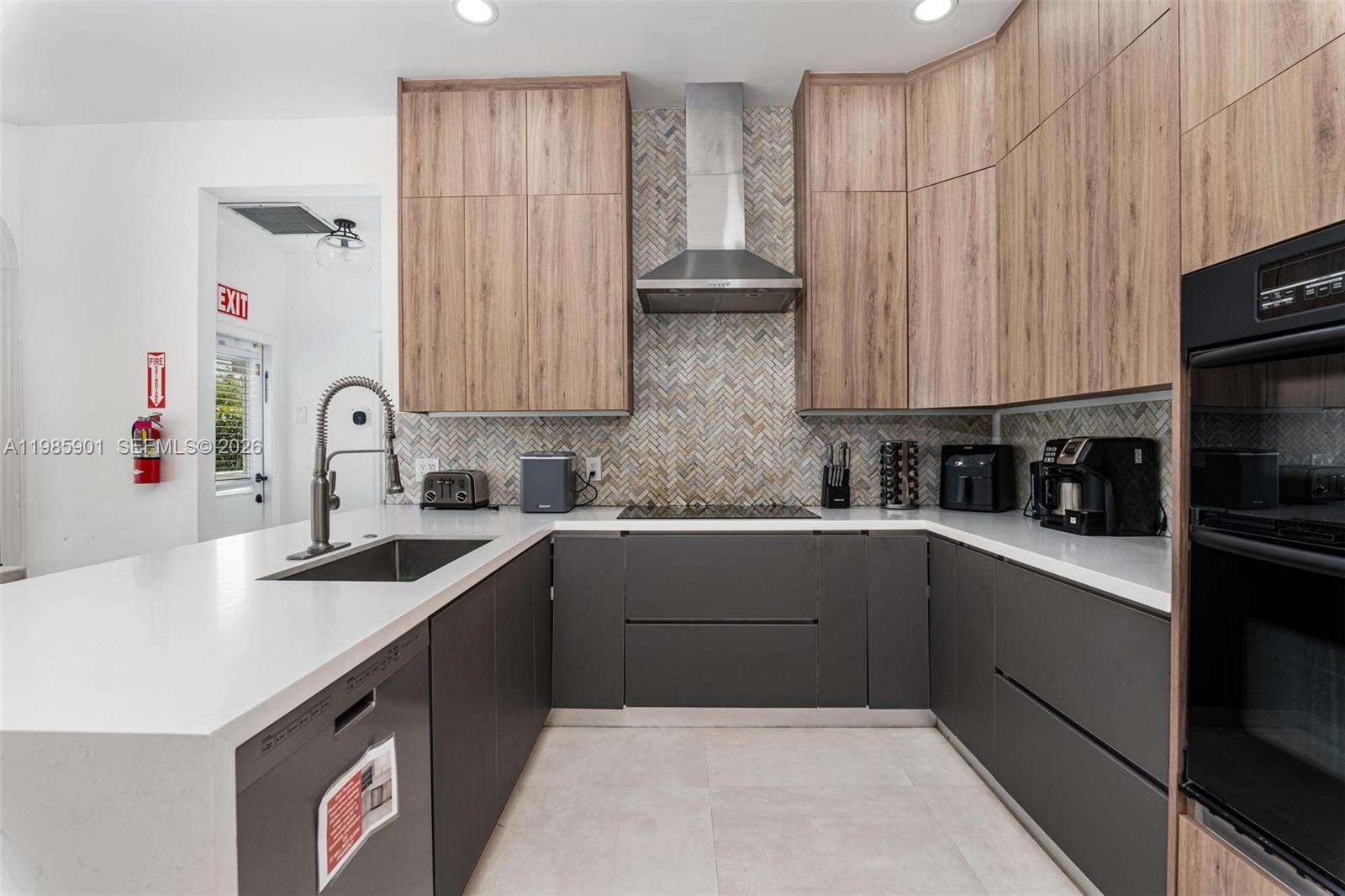 5100 NW 76th Pl Fort Lauderdale, FL 33073