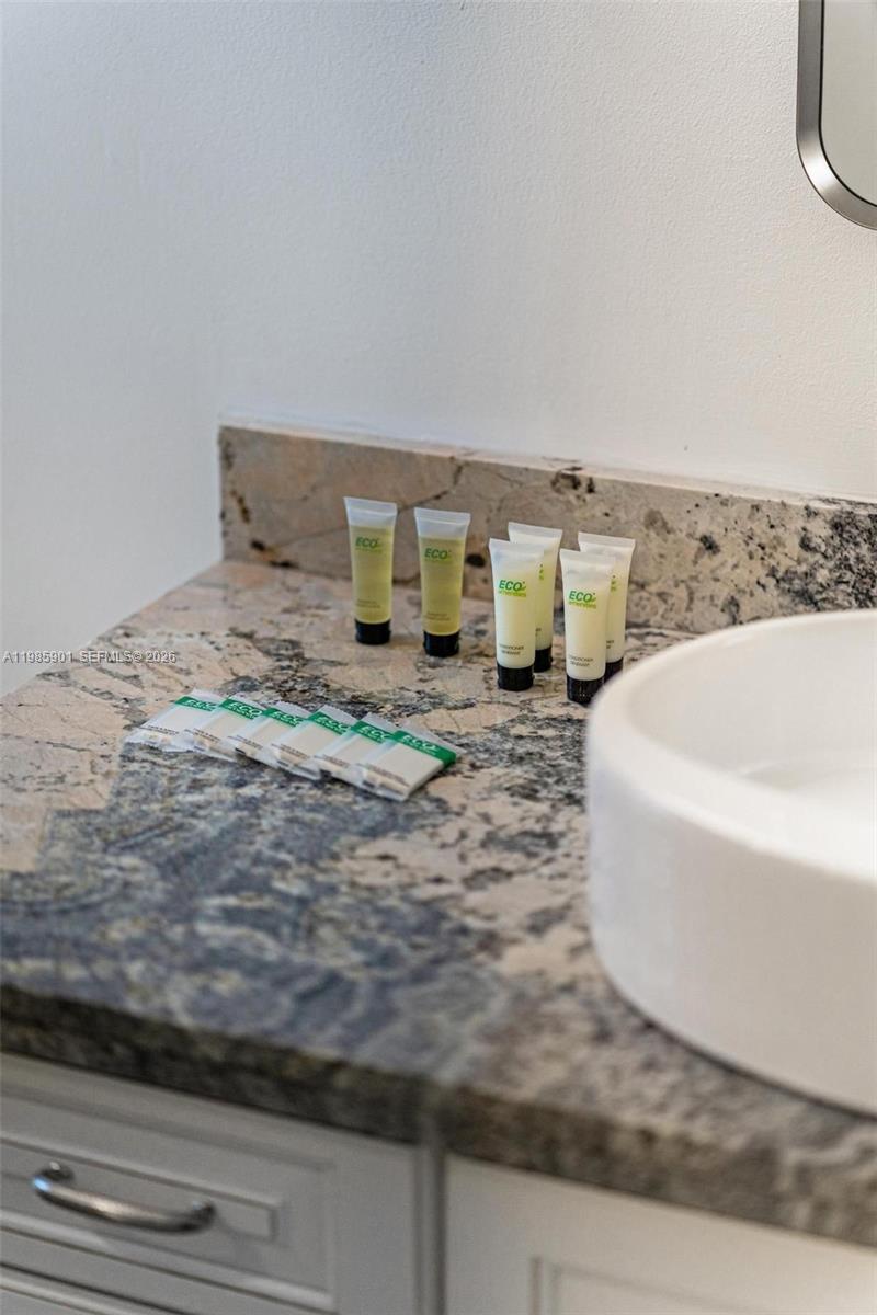 5100 NW 76th Pl Fort Lauderdale, FL 33073