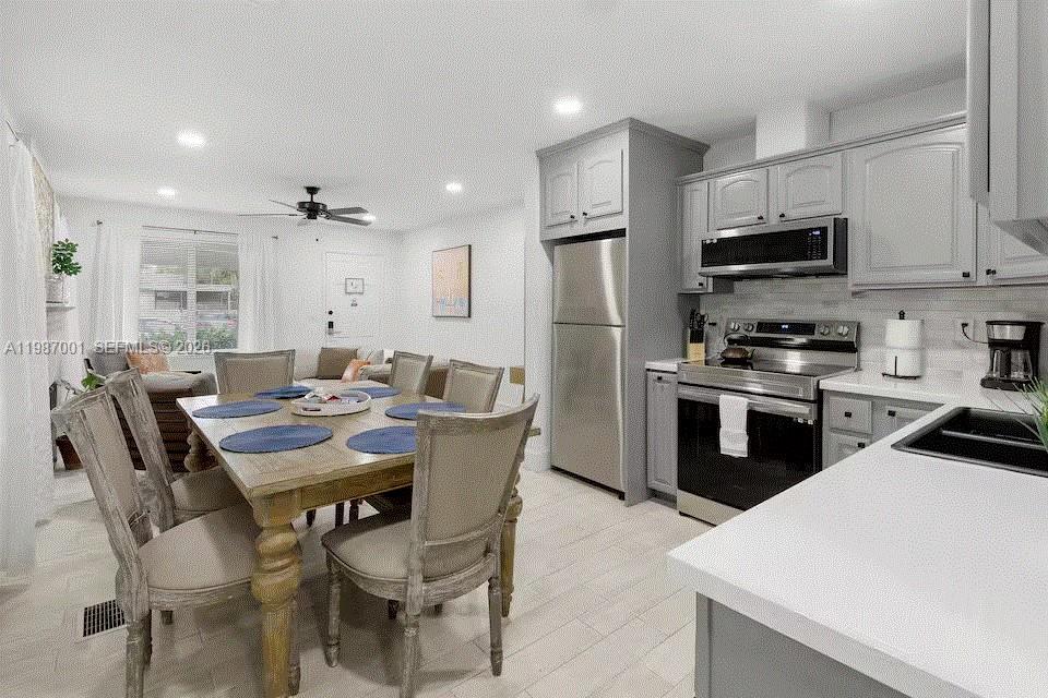 1608 NE 34th St Oakland Park, FL 33334