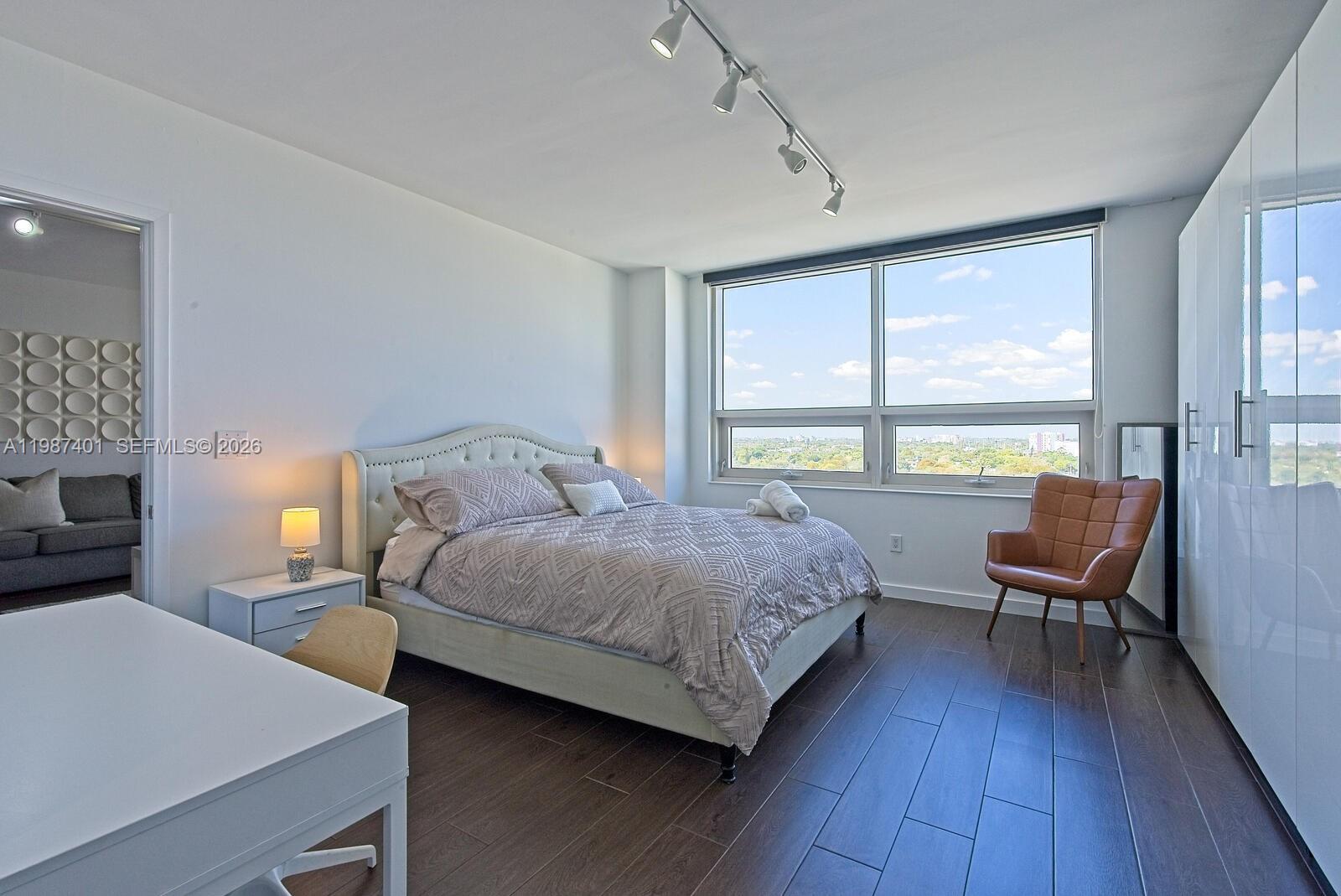 3250 NE 1st Ave #1006 Miami, FL 33137