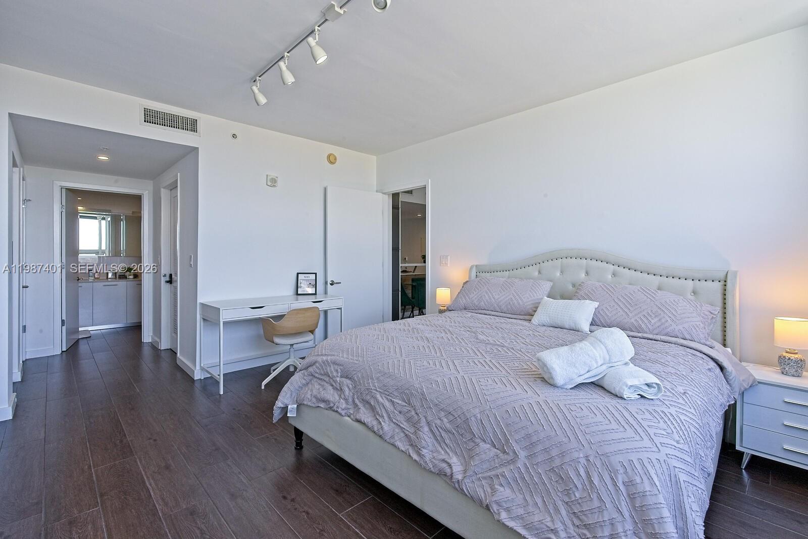 3250 NE 1st Ave #1006 Miami, FL 33137