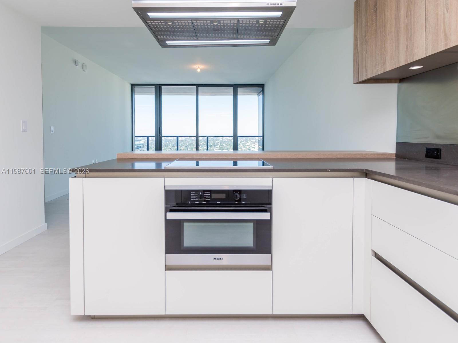 1000 Brickell Plz #4104 Miami, FL 33131