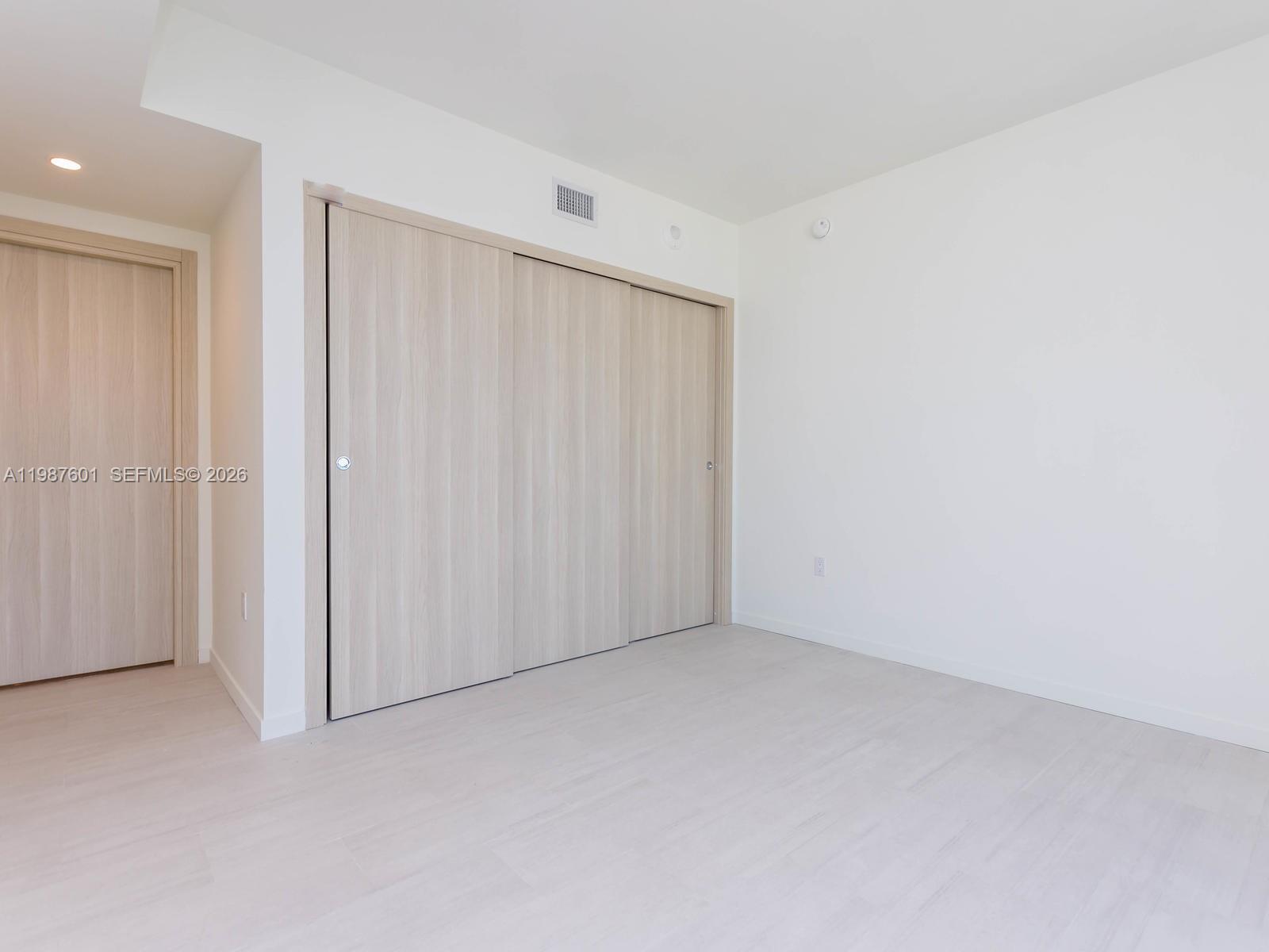 1000 Brickell Plz #4104 Miami, FL 33131