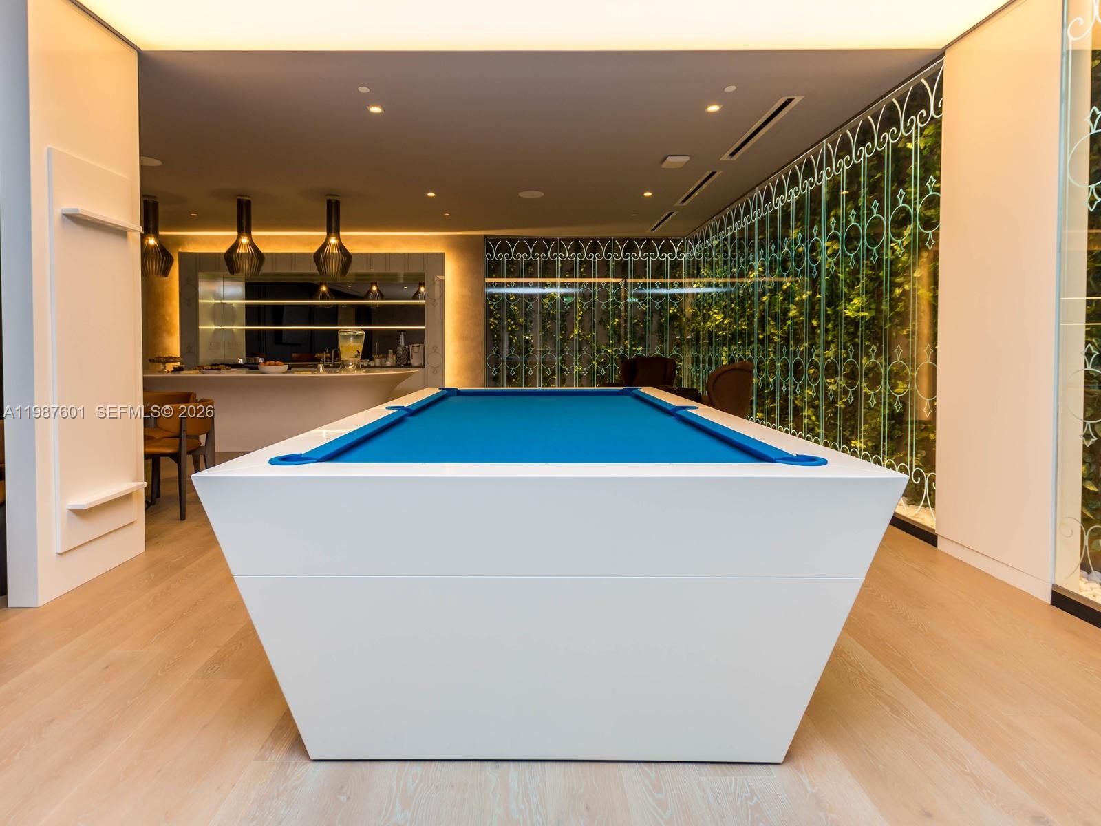 1000 Brickell Plz #4104 Miami, FL 33131