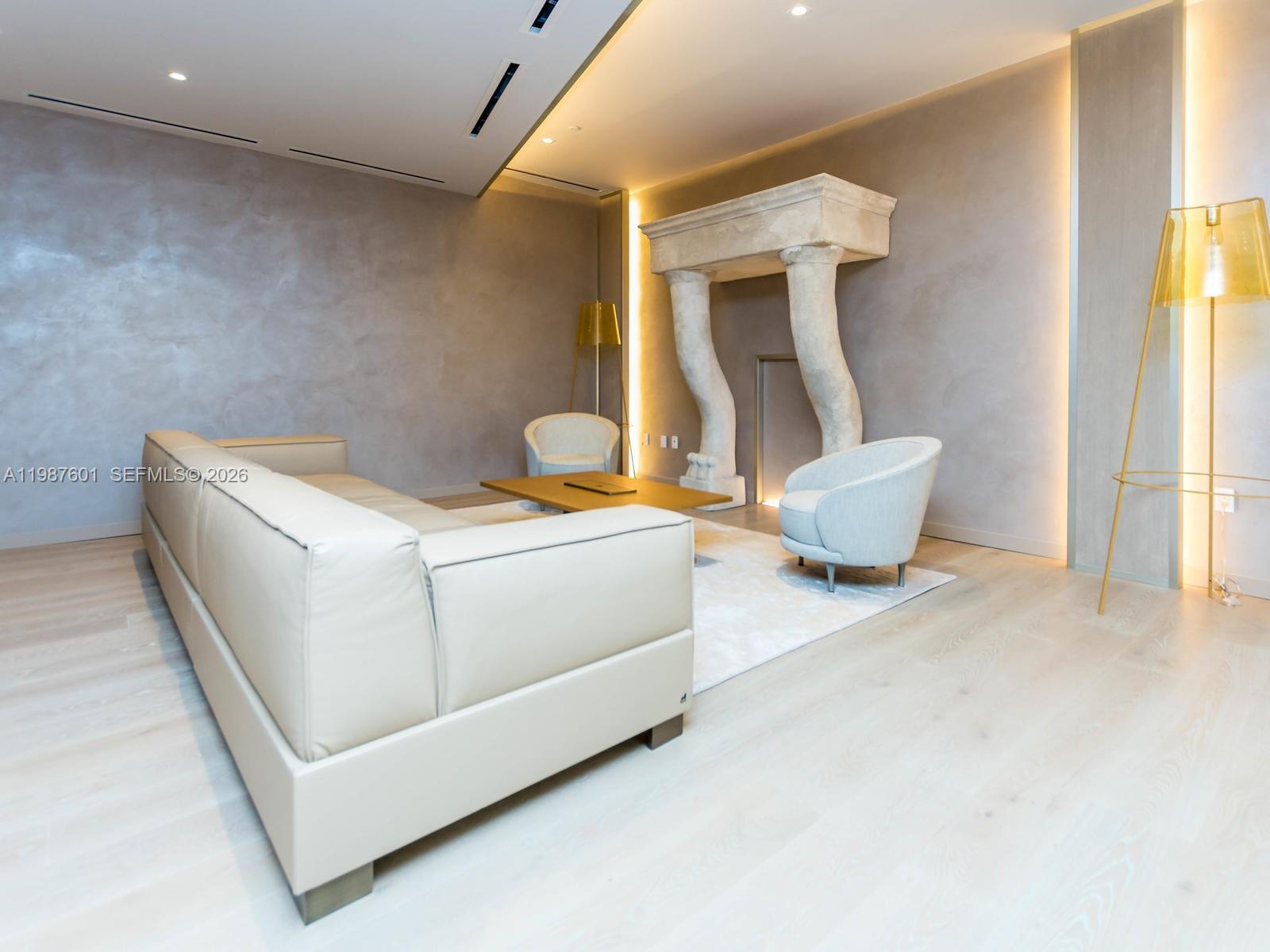 1000 Brickell Plz #4104 Miami, FL 33131