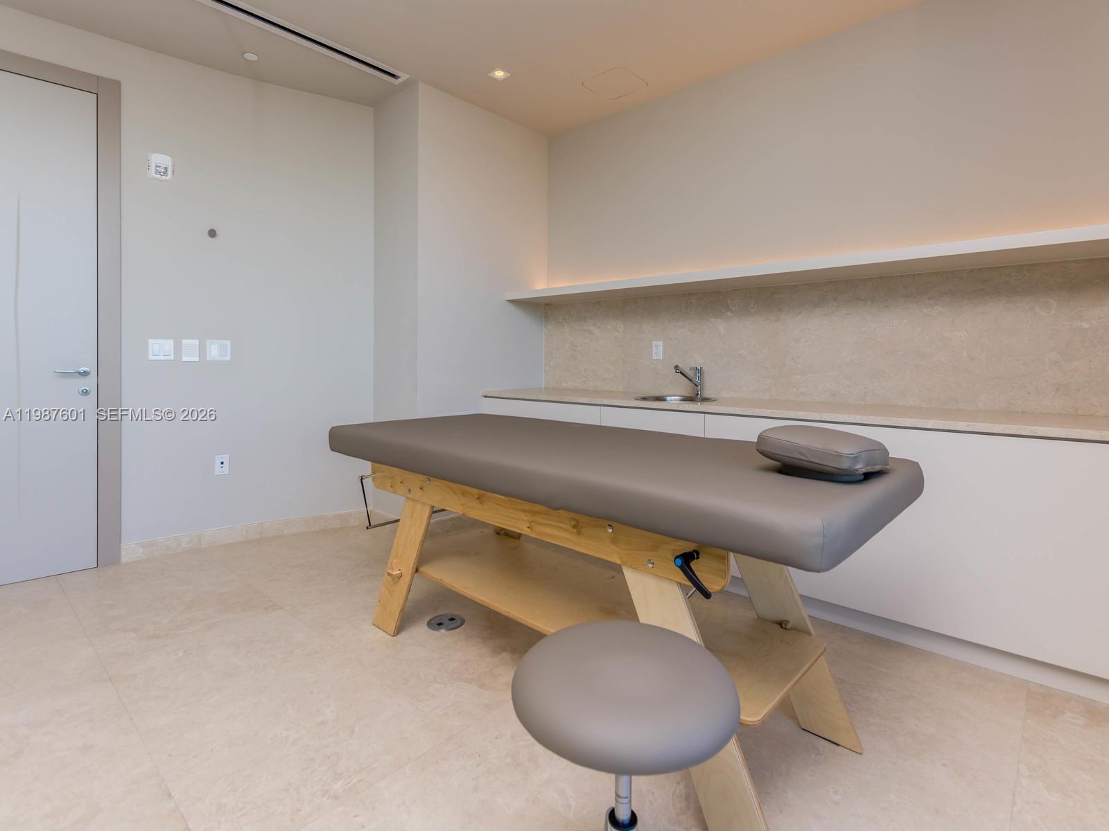 1000 Brickell Plz #4104 Miami, FL 33131