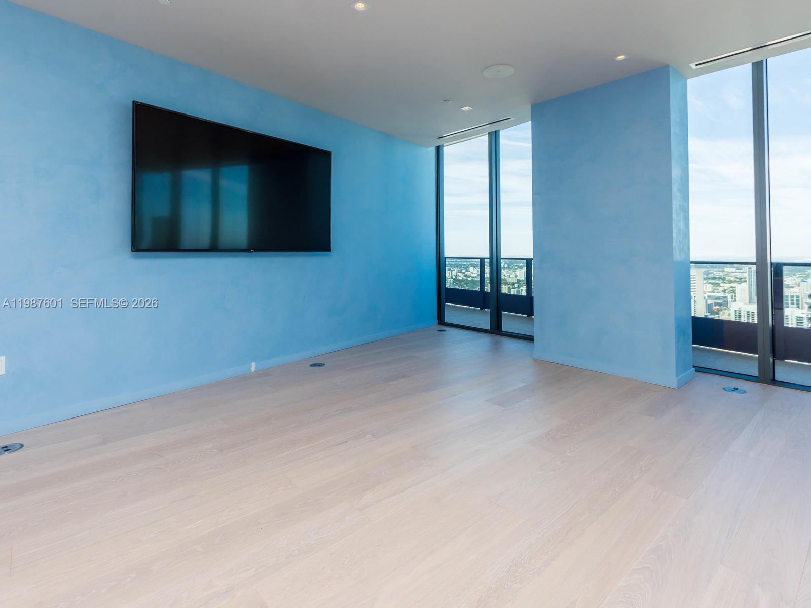 1000 Brickell Plz #4104 Miami, FL 33131