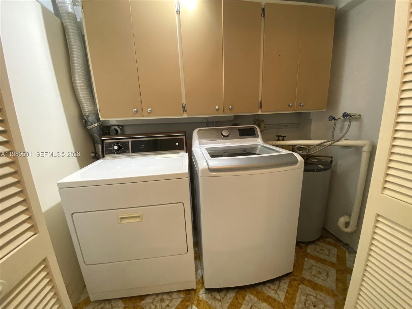 3300-3302 SW 10th St Miami, FL 33135