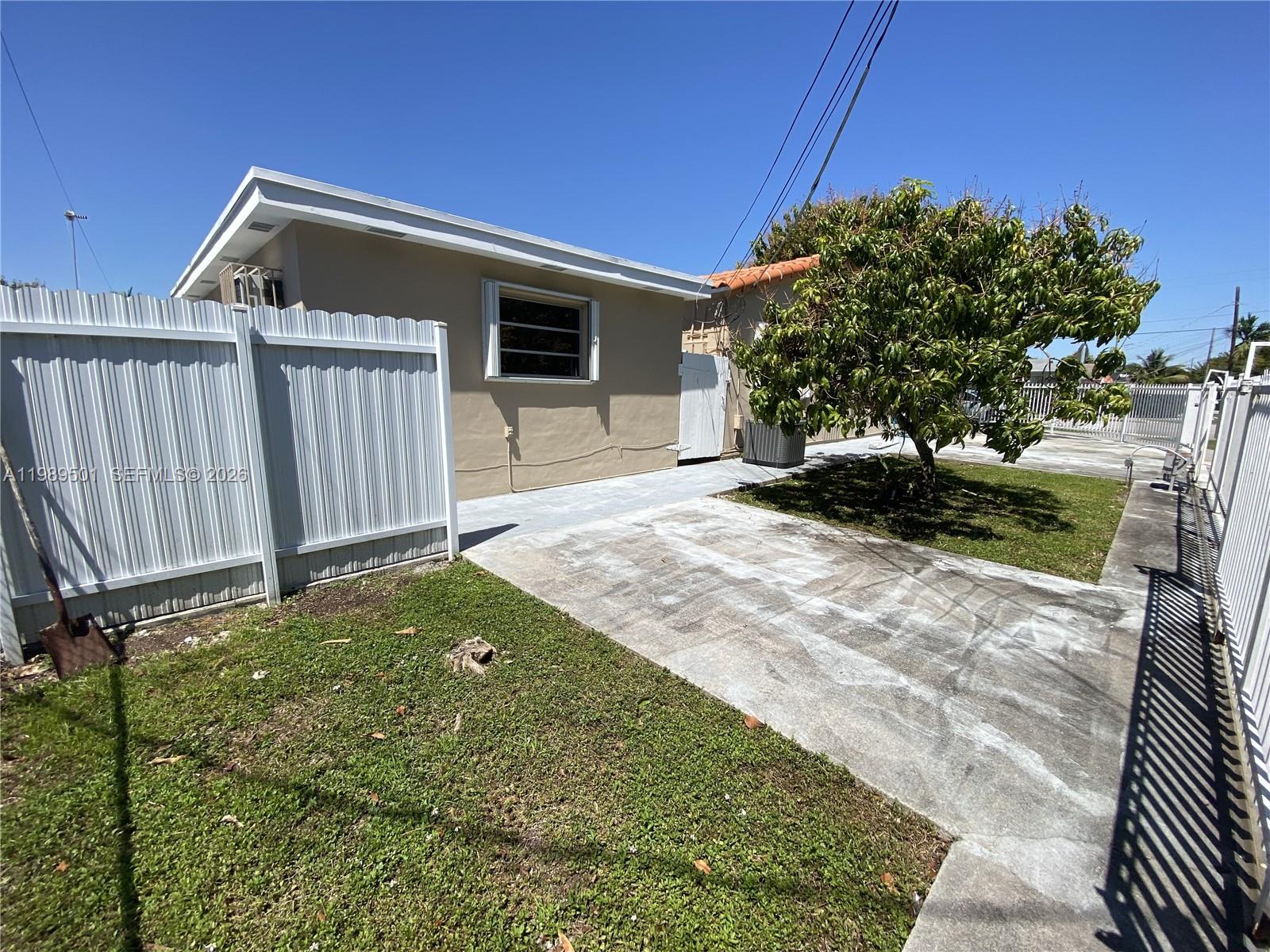 3300-3302 SW 10th St Miami, FL 33135