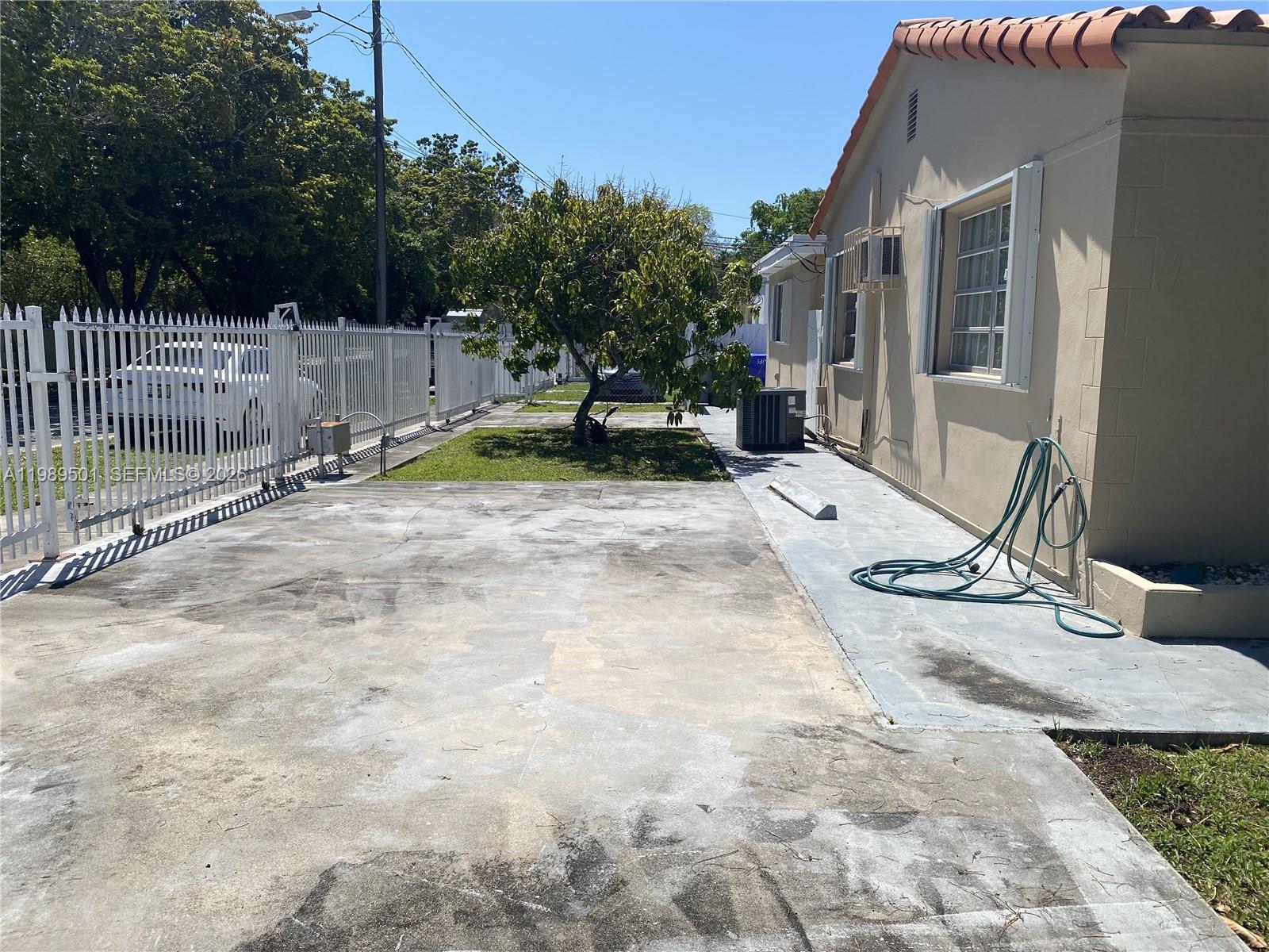 3300-3302 SW 10th St Miami, FL 33135