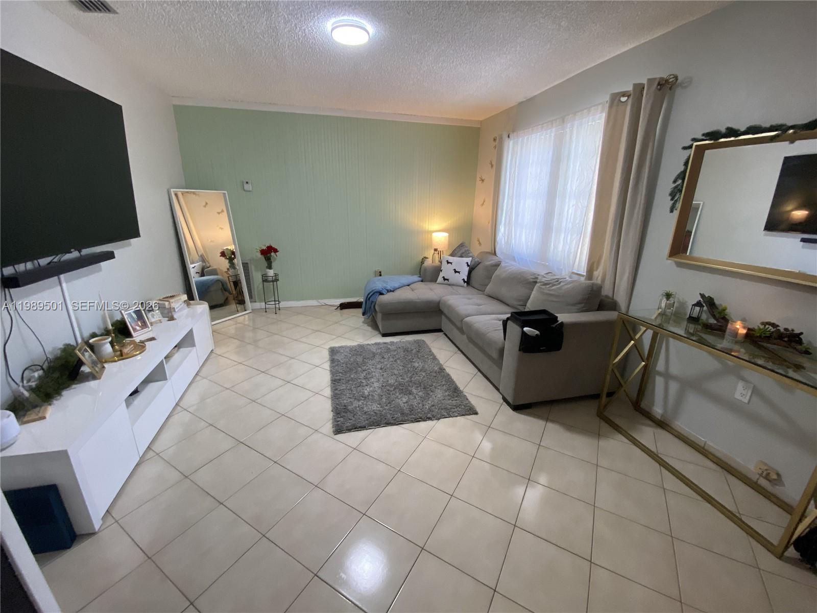 3300-3302 SW 10th St Miami, FL 33135