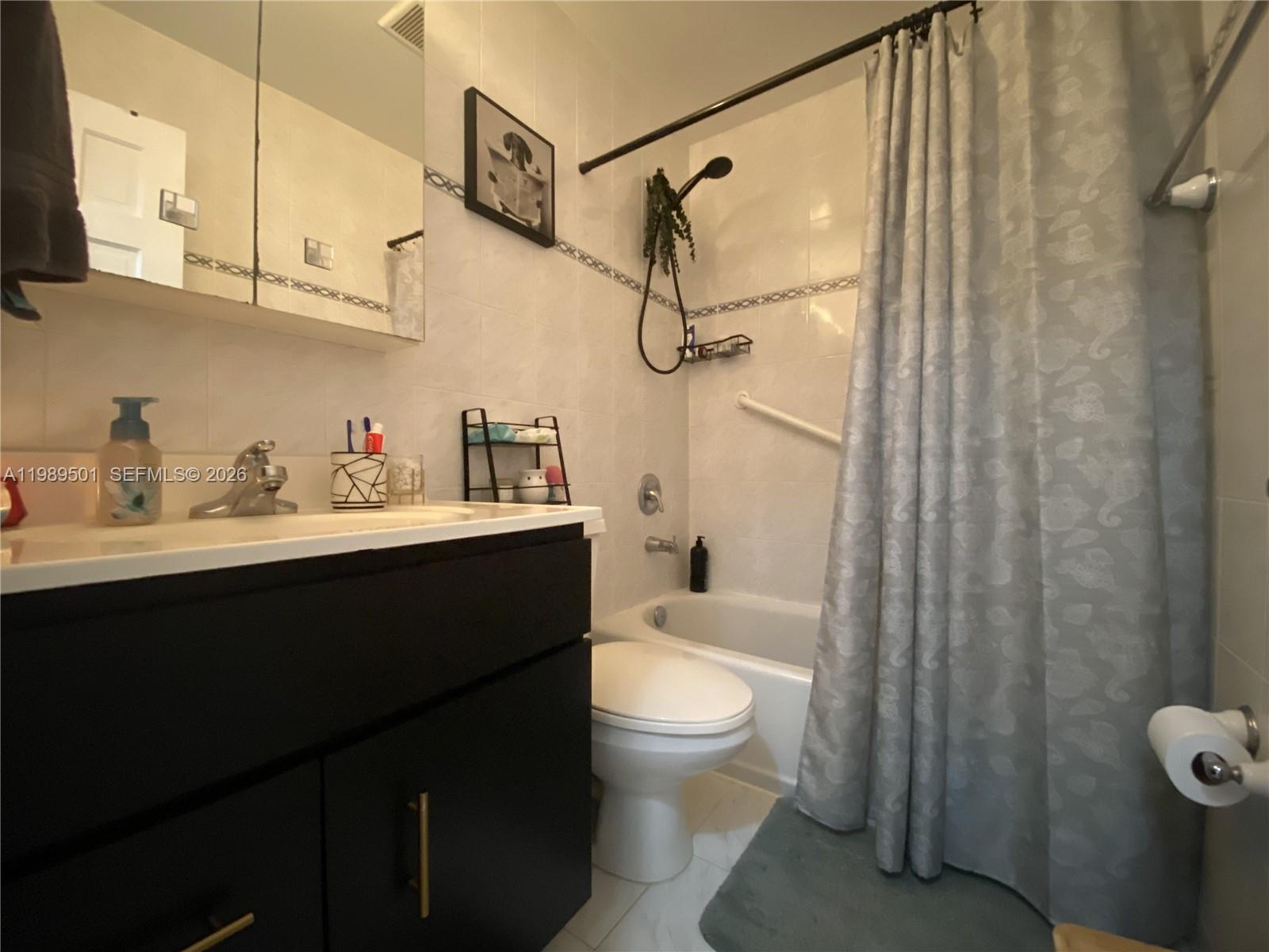 3300-3302 SW 10th St Miami, FL 33135