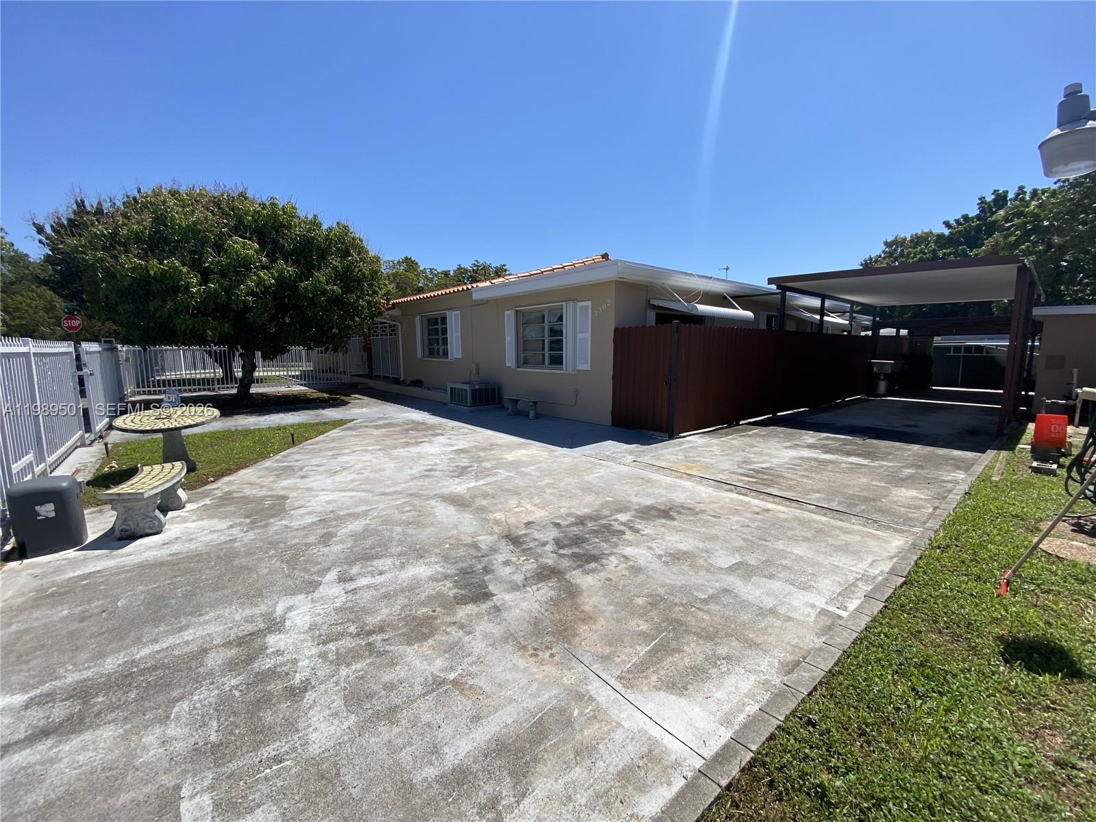 3300-3302 SW 10th St Miami, FL 33135